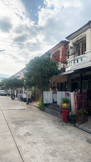 ทาวน์โฮม ขาย กระทุ่มล้ม สามพรานนครปฐม ทาวน์โฮมขายถูก หมู่บ้านบุศรินทร์ ขายถูกบ้านมือสอง